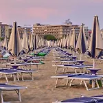 Modern Front * Bibione