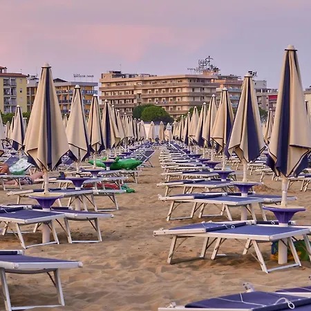 Modern Front * Bibione